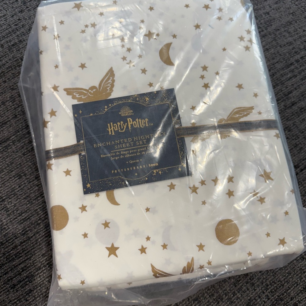 Pottery Barn Harry Potter Enchanted Night Sky Queen Sheet Set - Picture 4 of 7